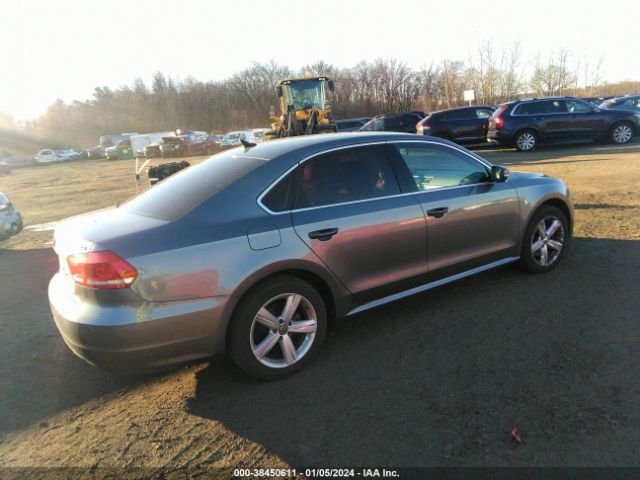 Photo 3 VIN: 1VWAT7A39FC109963 - VOLKSWAGEN PASSAT 