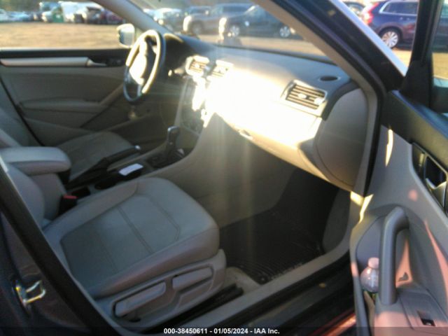 Photo 4 VIN: 1VWAT7A39FC109963 - VOLKSWAGEN PASSAT 