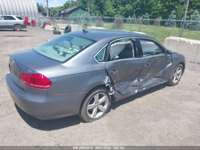 Photo 3 VIN: 1VWAT7A39FC110563 - VOLKSWAGEN PASSAT 