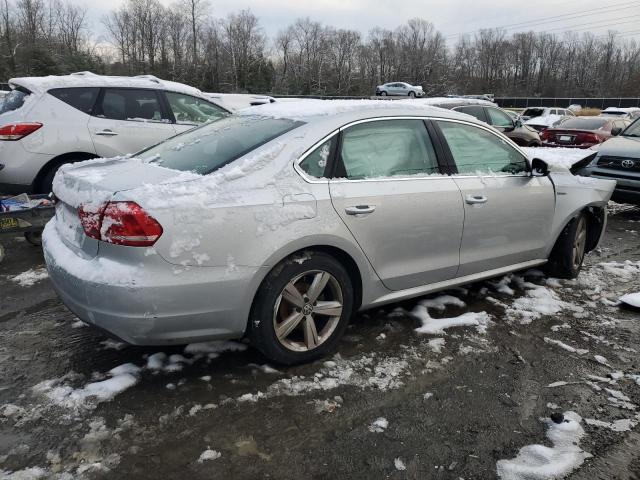 Photo 2 VIN: 1VWAT7A39FC115892 - VOLKSWAGEN PASSAT 