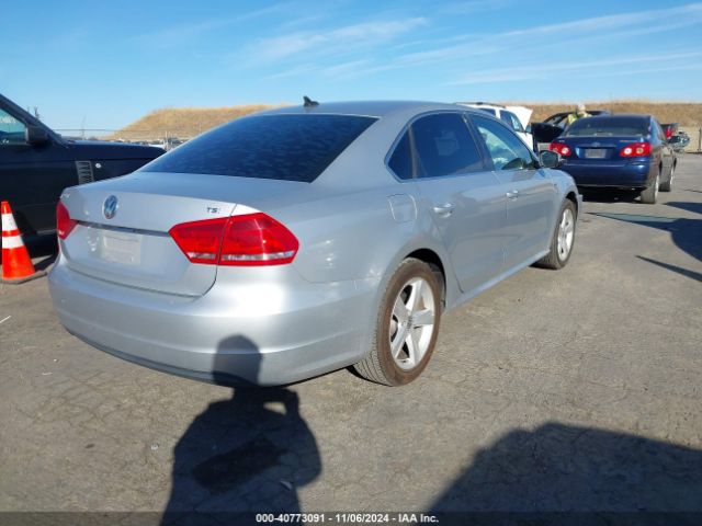 Photo 3 VIN: 1VWAT7A39FC121353 - VOLKSWAGEN PASSAT 