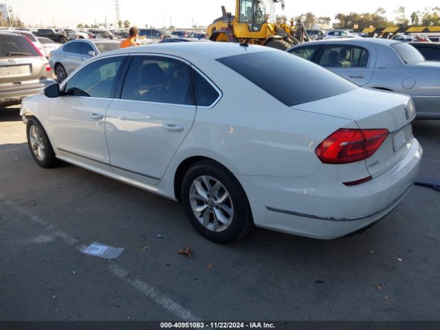 Photo 2 VIN: 1VWAT7A39GC042850 - VOLKSWAGEN PASSAT 