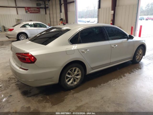 Photo 3 VIN: 1VWAT7A39HC018145 - VOLKSWAGEN PASSAT 