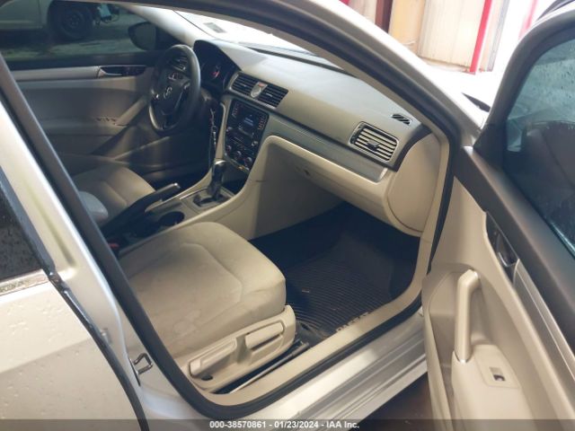 Photo 4 VIN: 1VWAT7A39HC018145 - VOLKSWAGEN PASSAT 