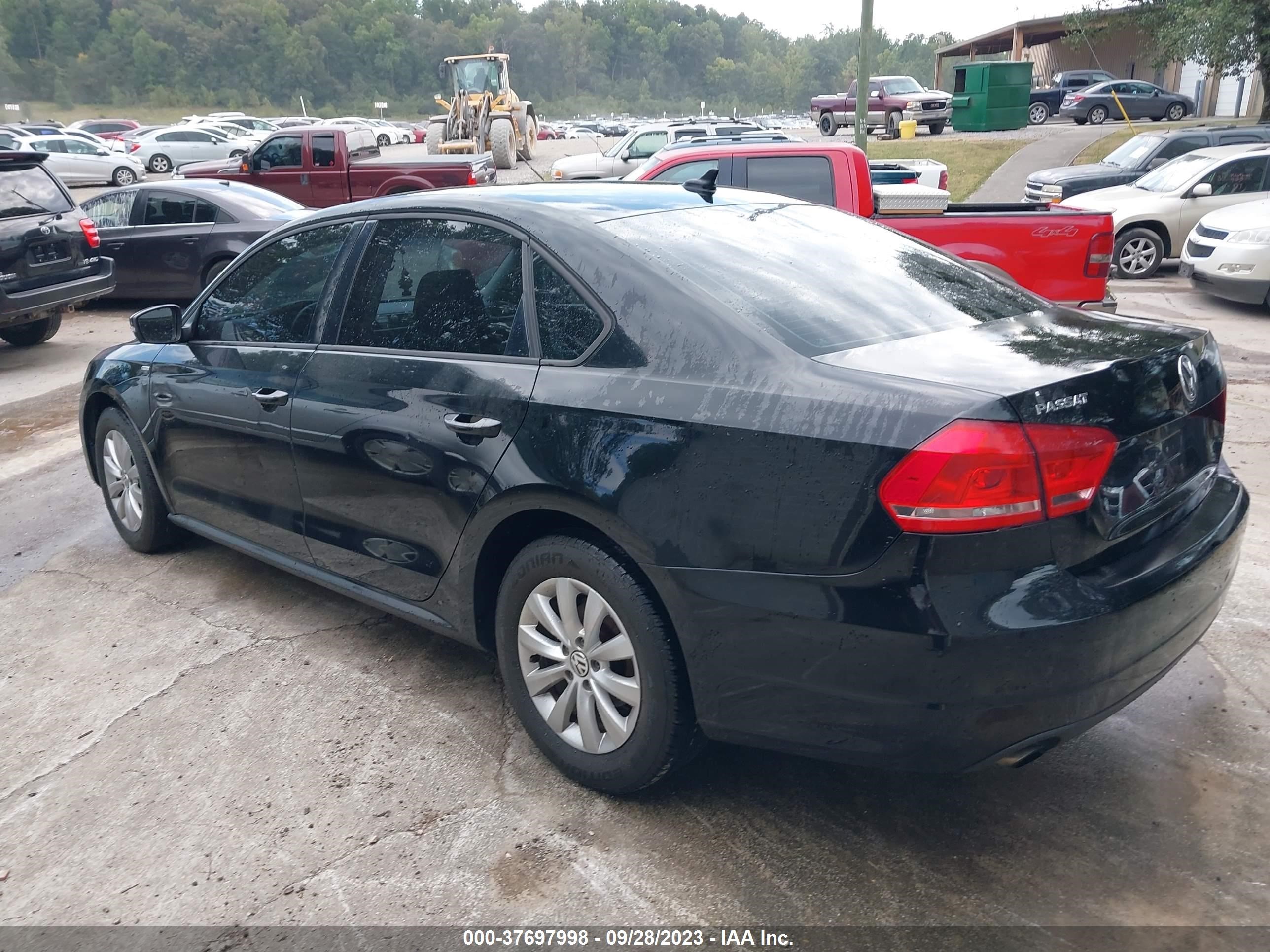 Photo 2 VIN: 1VWAT7A3XFC022525 - VOLKSWAGEN PASSAT 