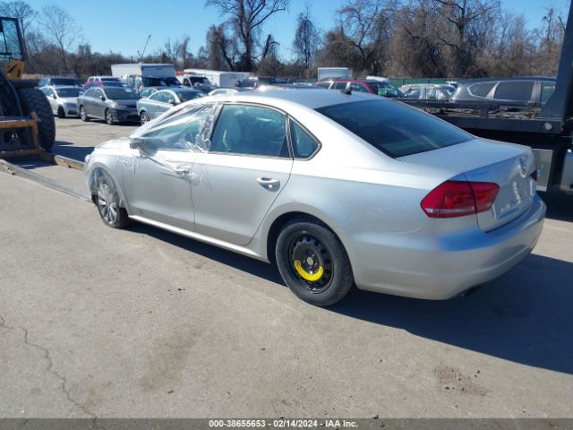 Photo 2 VIN: 1VWAT7A3XFC037560 - VOLKSWAGEN PASSAT 