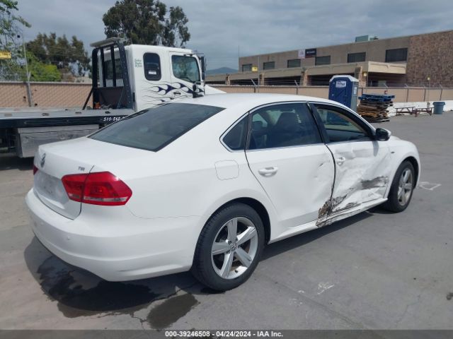 Photo 3 VIN: 1VWAT7A3XFC109597 - VOLKSWAGEN PASSAT 