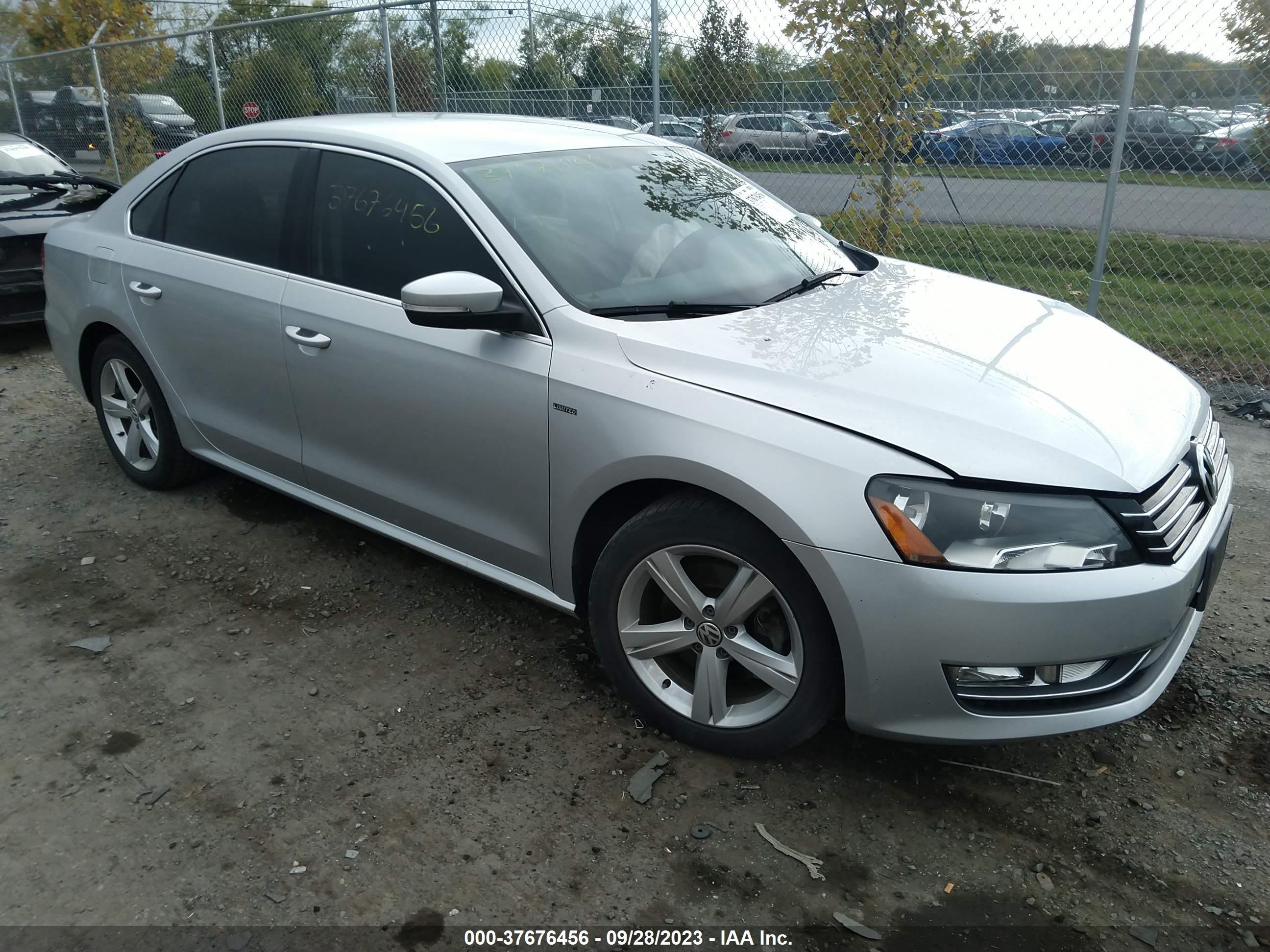 Photo 0 VIN: 1VWAT7A3XFC111155 - VOLKSWAGEN PASSAT 