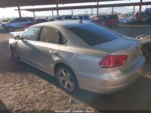 Photo 2 VIN: 1VWAT7A3XFC118574 - VOLKSWAGEN PASSAT 