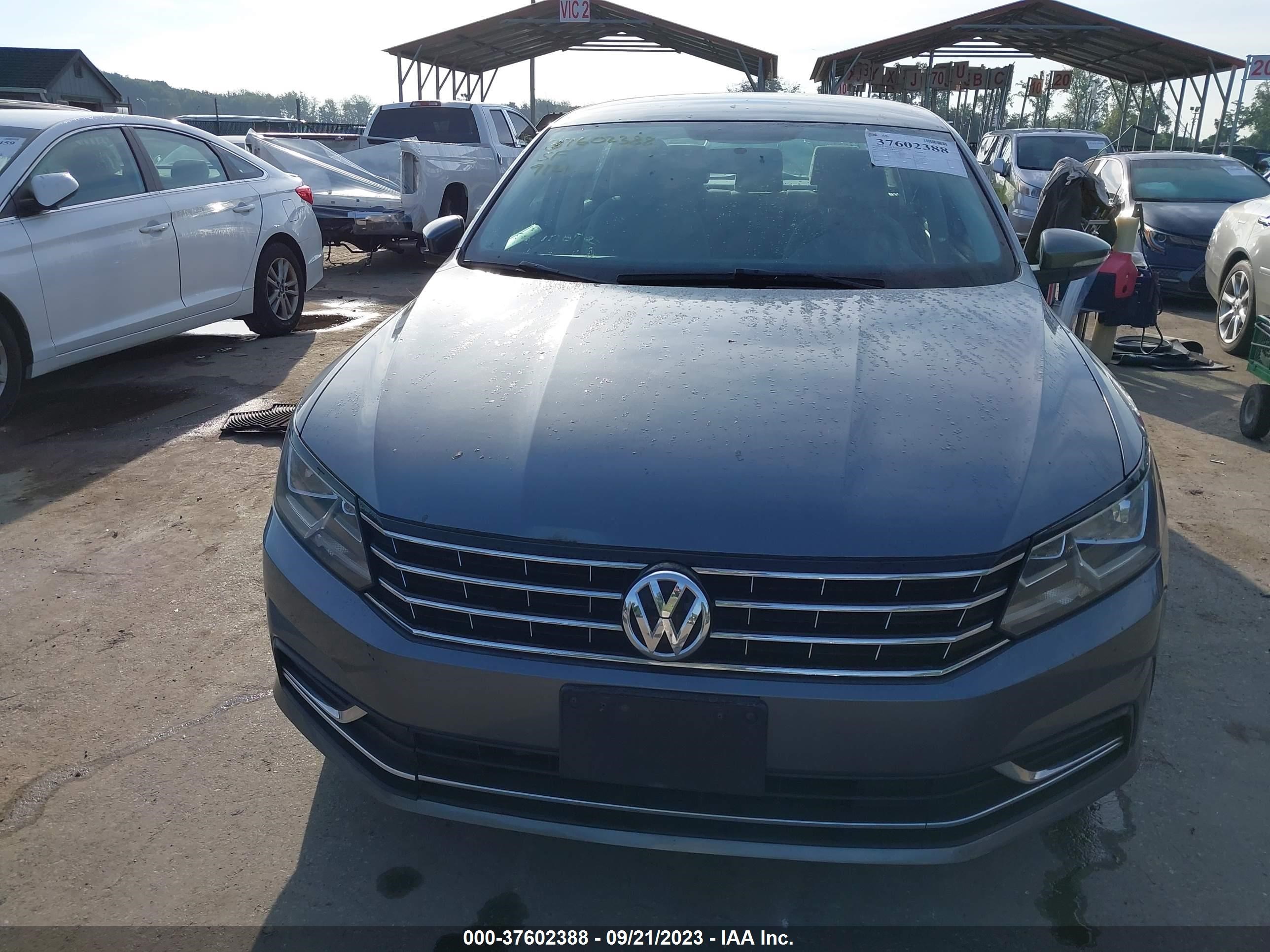 Photo 11 VIN: 1VWAT7A3XGC051170 - VOLKSWAGEN PASSAT 