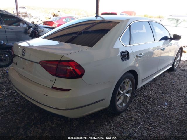 Photo 3 VIN: 1VWAT7A3XHC060730 - VOLKSWAGEN PASSAT 