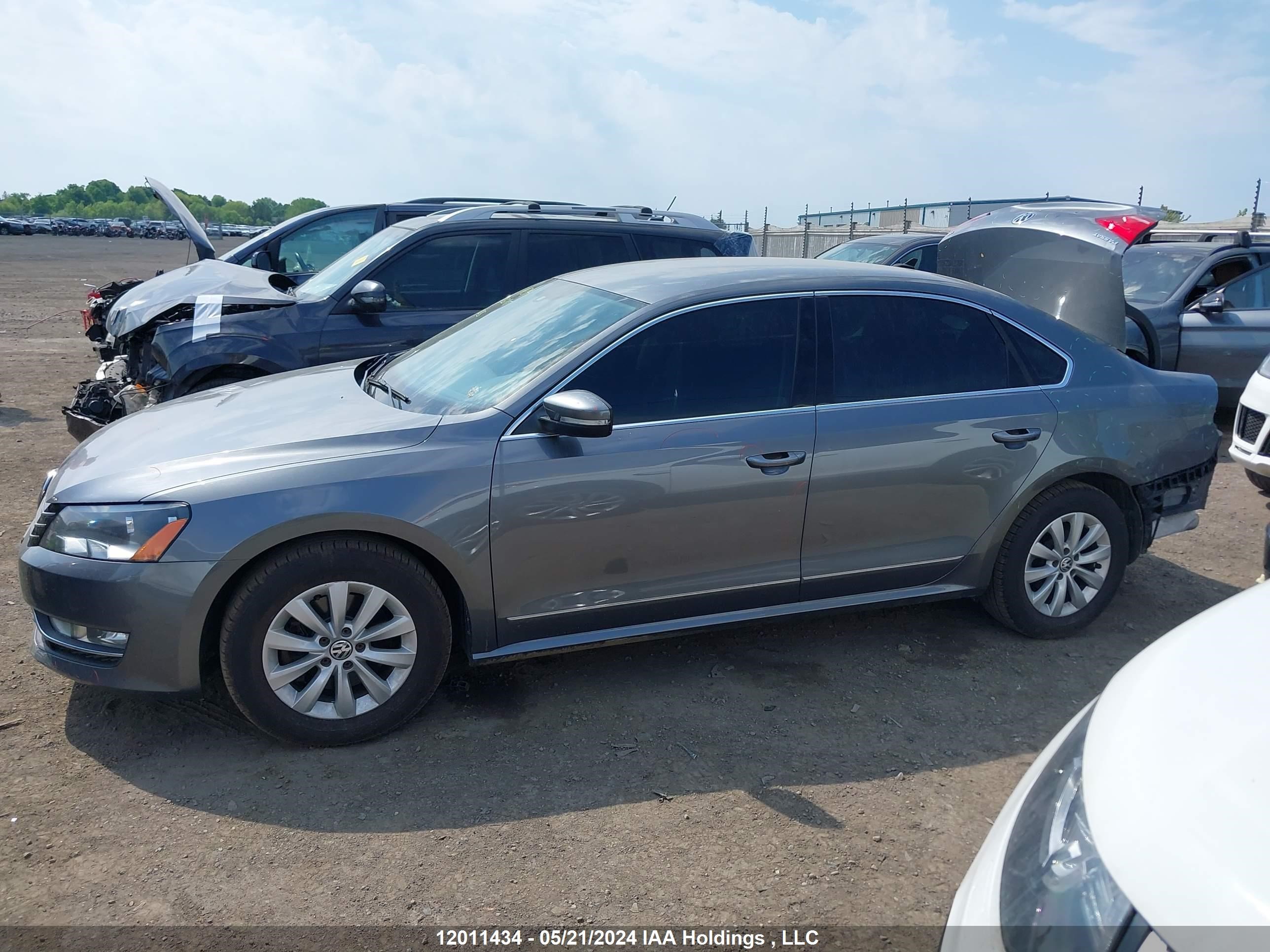 Photo 14 VIN: 1VWAV7A39FC067305 - VOLKSWAGEN PASSAT 