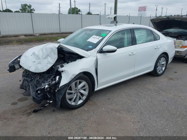 Photo 1 VIN: 1VWBA7A30JC015506 - VOLKSWAGEN PASSAT 