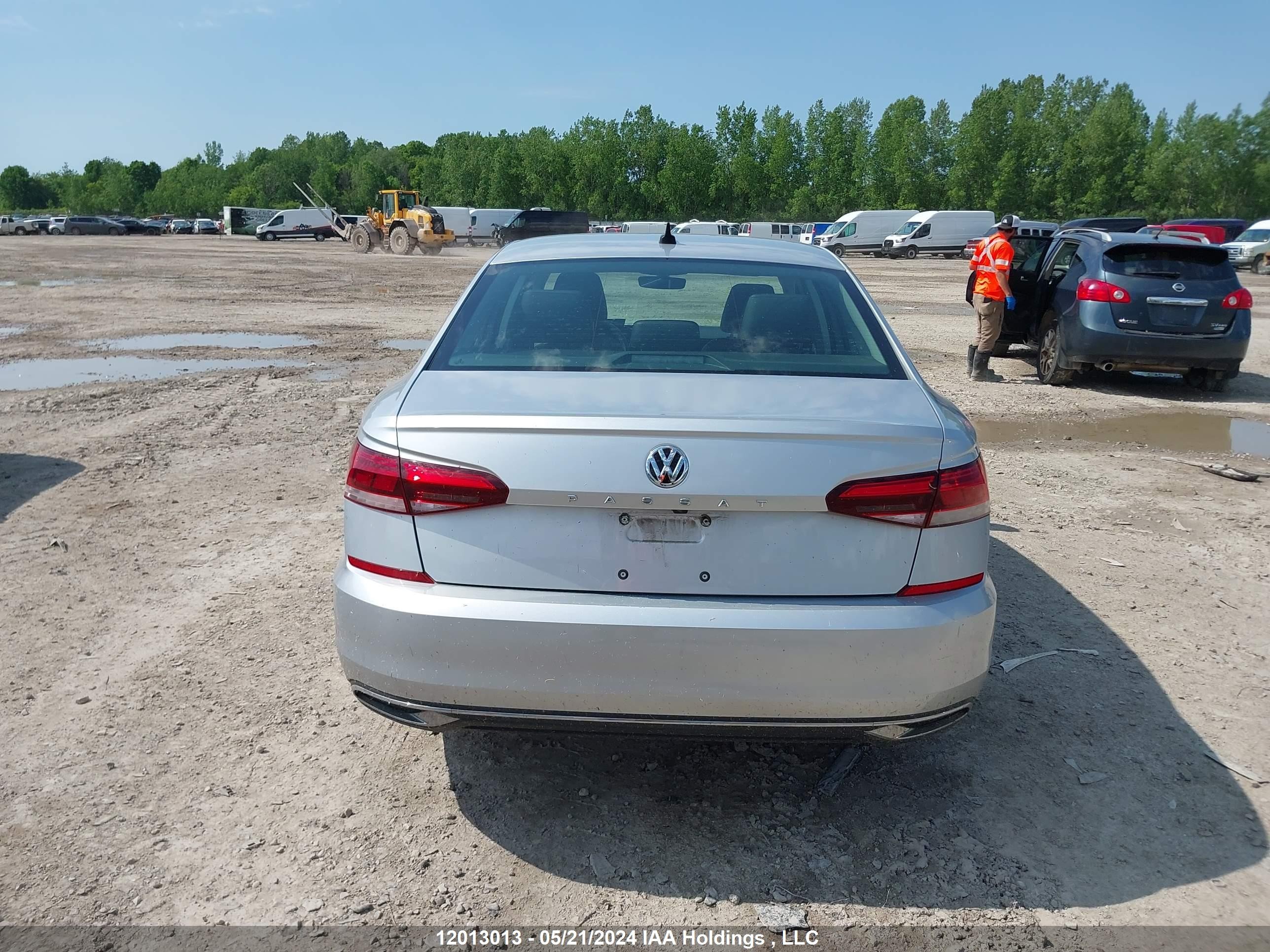 Photo 15 VIN: 1VWBA7A31MC012781 - VOLKSWAGEN PASSAT 