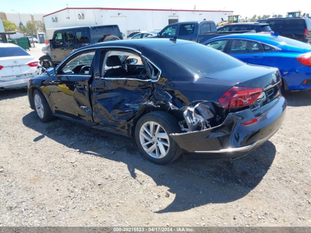 Photo 2 VIN: 1VWBA7A32JC017273 - VOLKSWAGEN PASSAT 