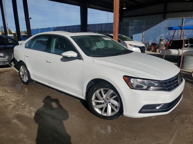 Photo 3 VIN: 1VWBA7A33JC028900 - VOLKSWAGEN PASSAT 