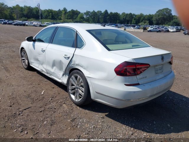 Photo 2 VIN: 1VWBA7A34JC014701 - VOLKSWAGEN PASSAT 