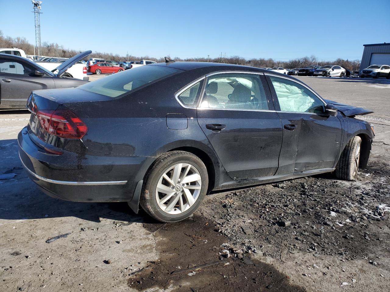 Photo 2 VIN: 1VWBA7A34JC027710 - VOLKSWAGEN PASSAT 