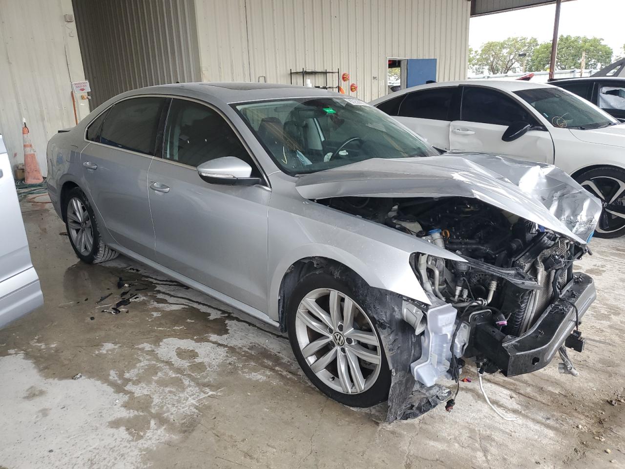 Photo 3 VIN: 1VWBA7A36JC006728 - VOLKSWAGEN PASSAT 