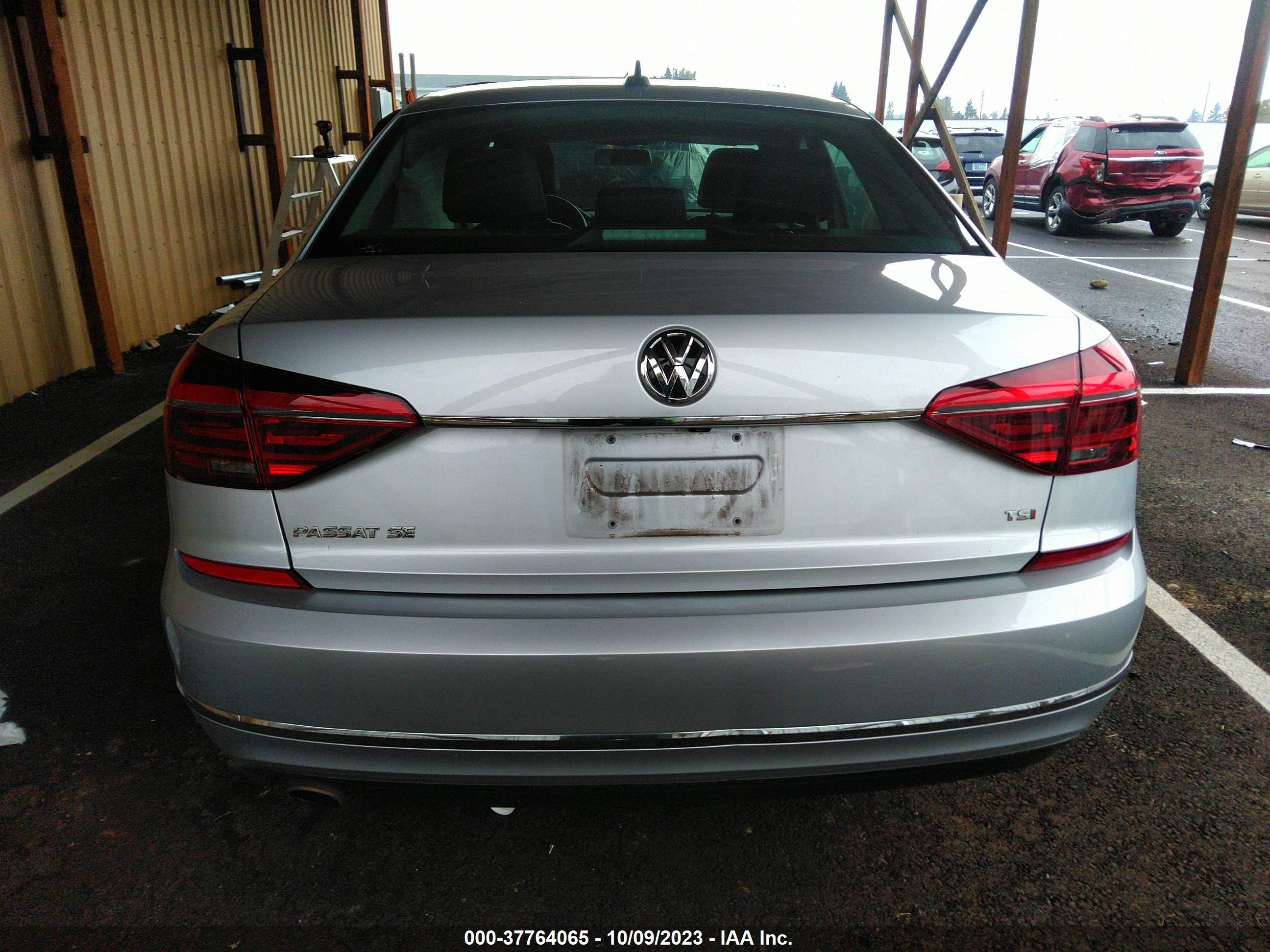 Photo 15 VIN: 1VWBA7A36JC040992 - VOLKSWAGEN PASSAT 