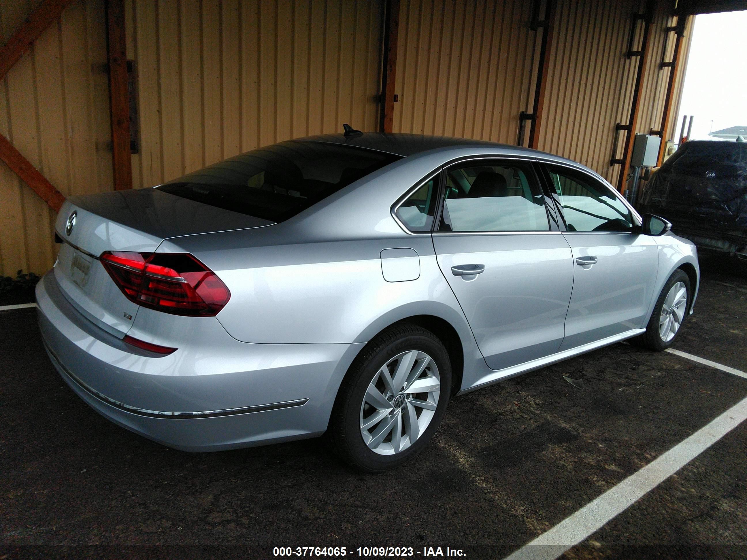 Photo 3 VIN: 1VWBA7A36JC040992 - VOLKSWAGEN PASSAT 