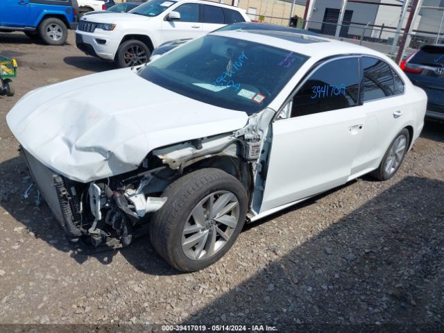 Photo 1 VIN: 1VWBA7A37JC008486 - VOLKSWAGEN PASSAT 