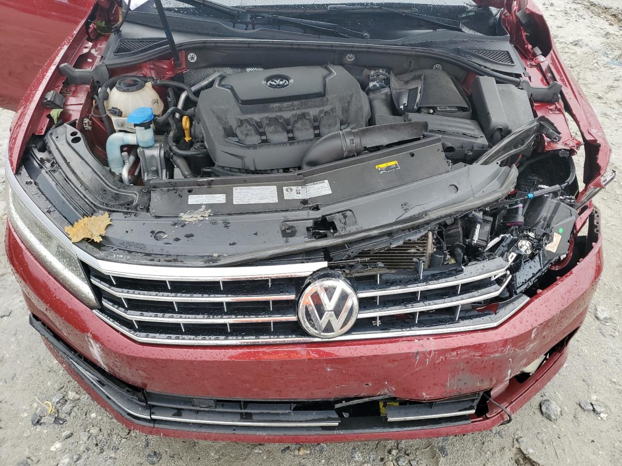 Photo 10 VIN: 1VWBA7A39JC006125 - VOLKSWAGEN PASSAT 