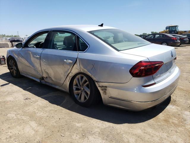 Photo 1 VIN: 1VWBA7A3XJC015982 - VOLKSWAGEN PASSAT 