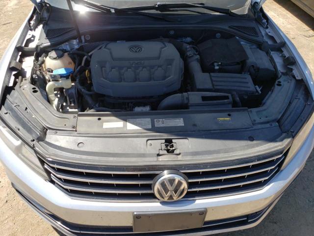 Photo 10 VIN: 1VWBA7A3XJC015982 - VOLKSWAGEN PASSAT 