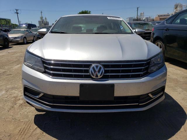 Photo 4 VIN: 1VWBA7A3XJC015982 - VOLKSWAGEN PASSAT 