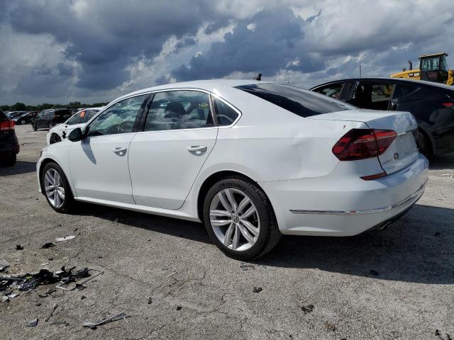 Photo 1 VIN: 1VWBA7A3XJC022057 - VOLKSWAGEN PASSAT 