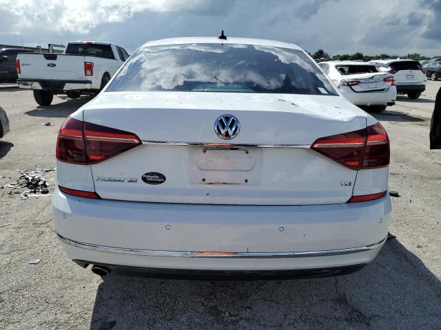 Photo 5 VIN: 1VWBA7A3XJC022057 - VOLKSWAGEN PASSAT 