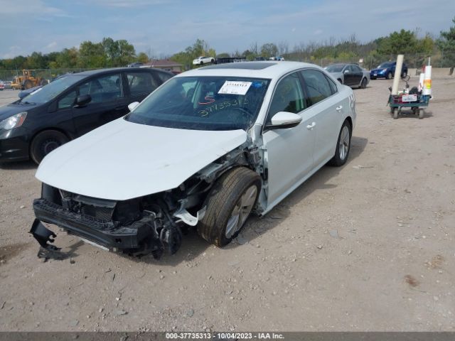 Photo 1 VIN: 1VWBA7A3XJC025590 - VOLKSWAGEN PASSAT 