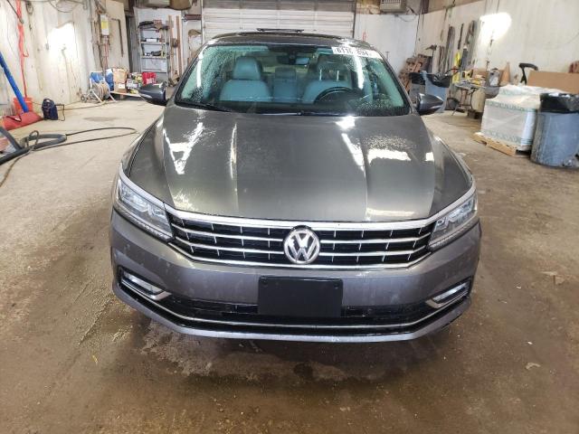 Photo 4 VIN: 1VWBA7A3XJC026271 - VOLKSWAGEN PASSAT 