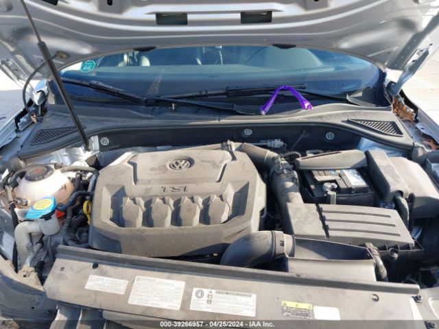 Photo 9 VIN: 1VWBA7A3XJC033687 - VOLKSWAGEN PASSAT 