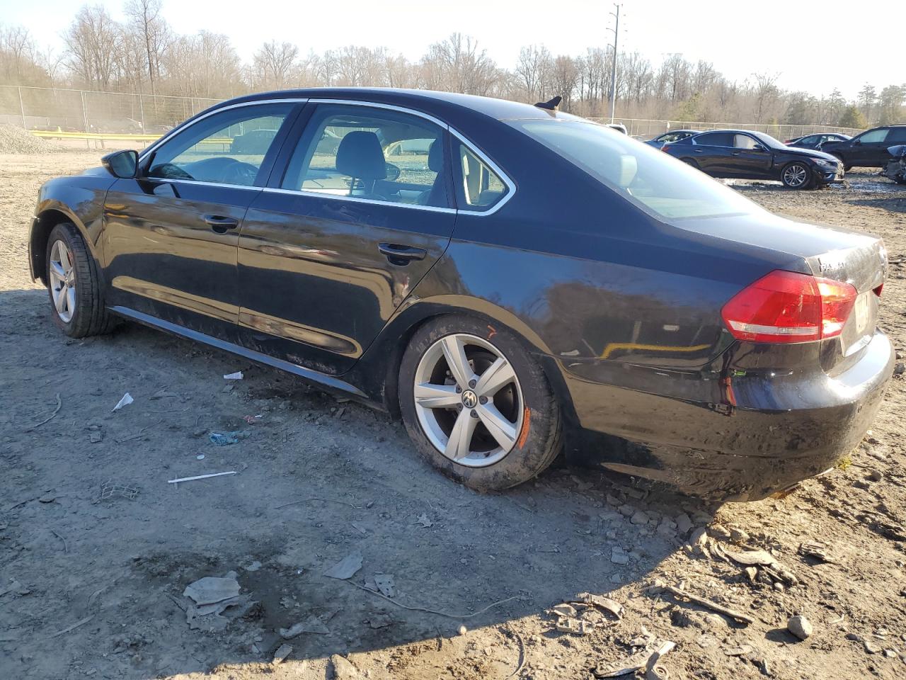 Photo 1 VIN: 1VWBH7A30CC029663 - VOLKSWAGEN PASSAT 