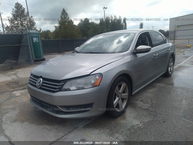 Photo 1 VIN: 1VWBH7A30CC048133 - VOLKSWAGEN PASSAT 