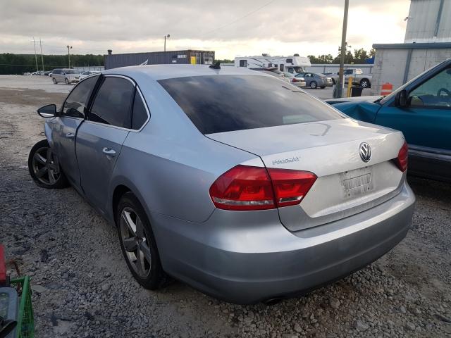 Photo 2 VIN: 1VWBH7A30CC049718 - VOLKSWAGEN PASSAT 