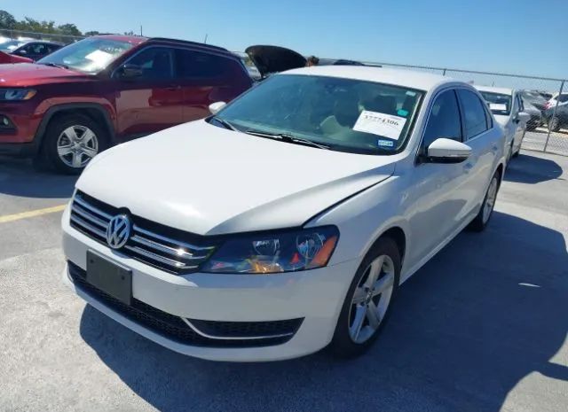 Photo 1 VIN: 1VWBH7A30CC093847 - VOLKSWAGEN PASSAT 