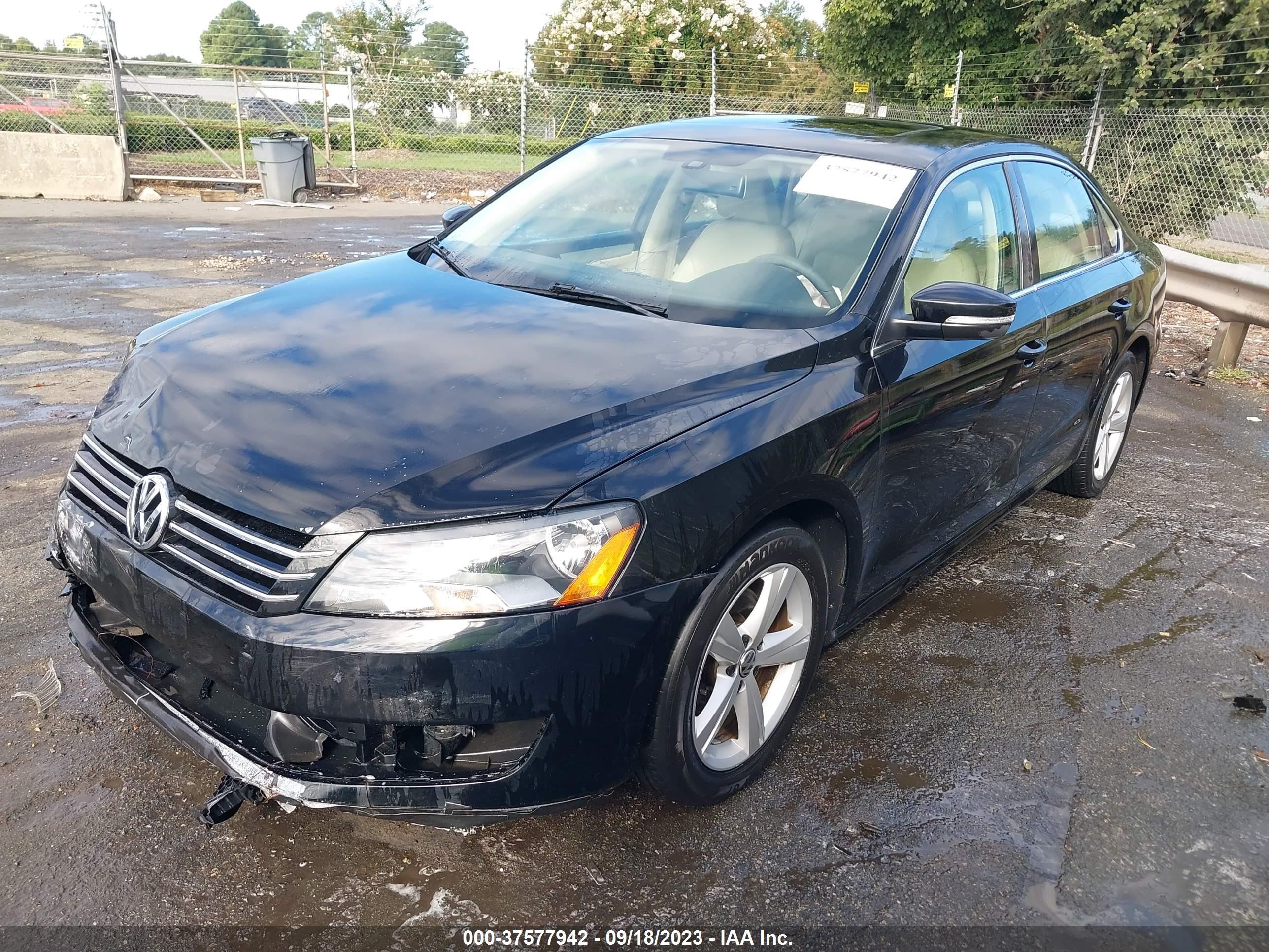 Photo 1 VIN: 1VWBH7A30DC028966 - VOLKSWAGEN PASSAT 