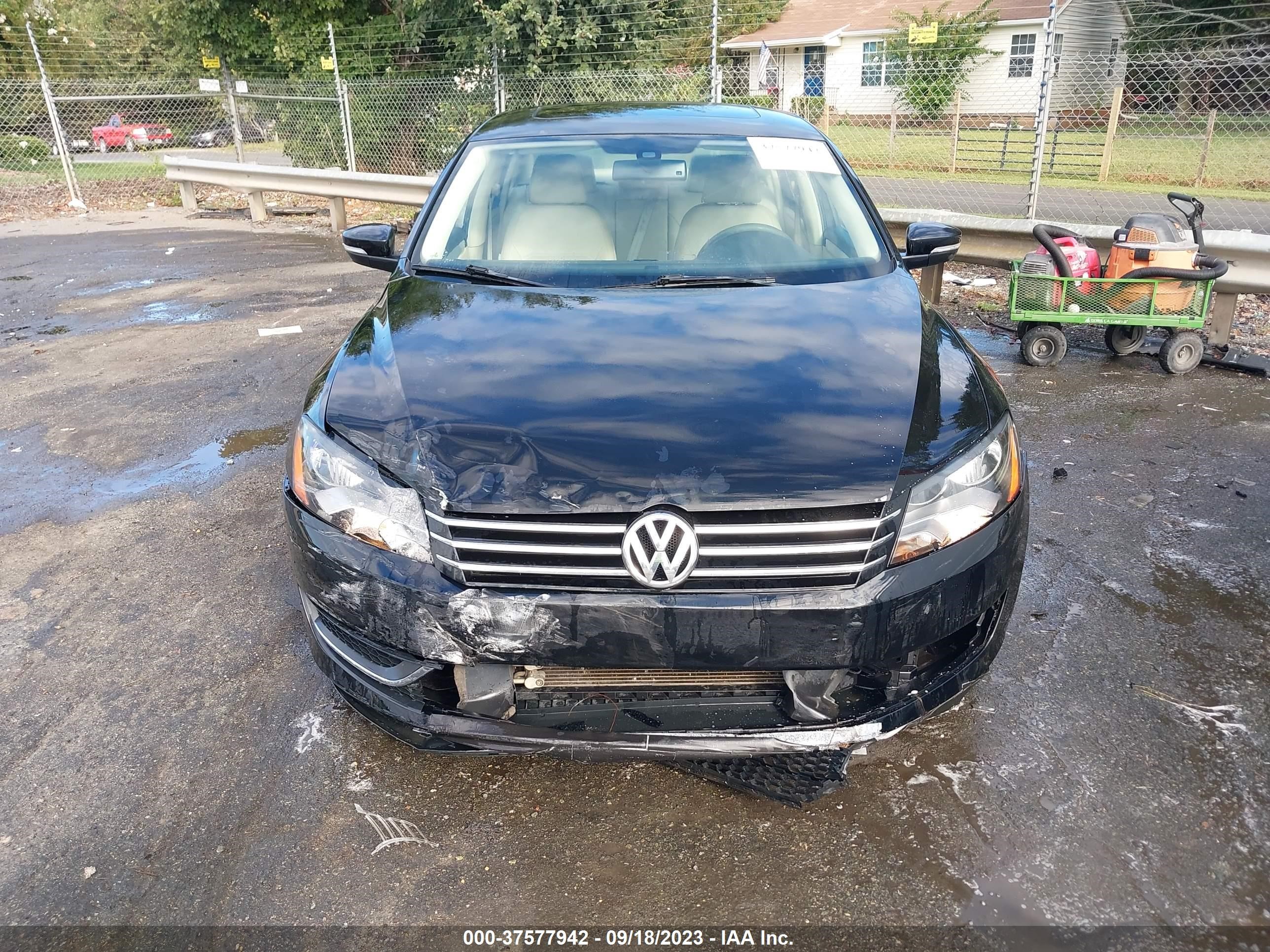 Photo 11 VIN: 1VWBH7A30DC028966 - VOLKSWAGEN PASSAT 