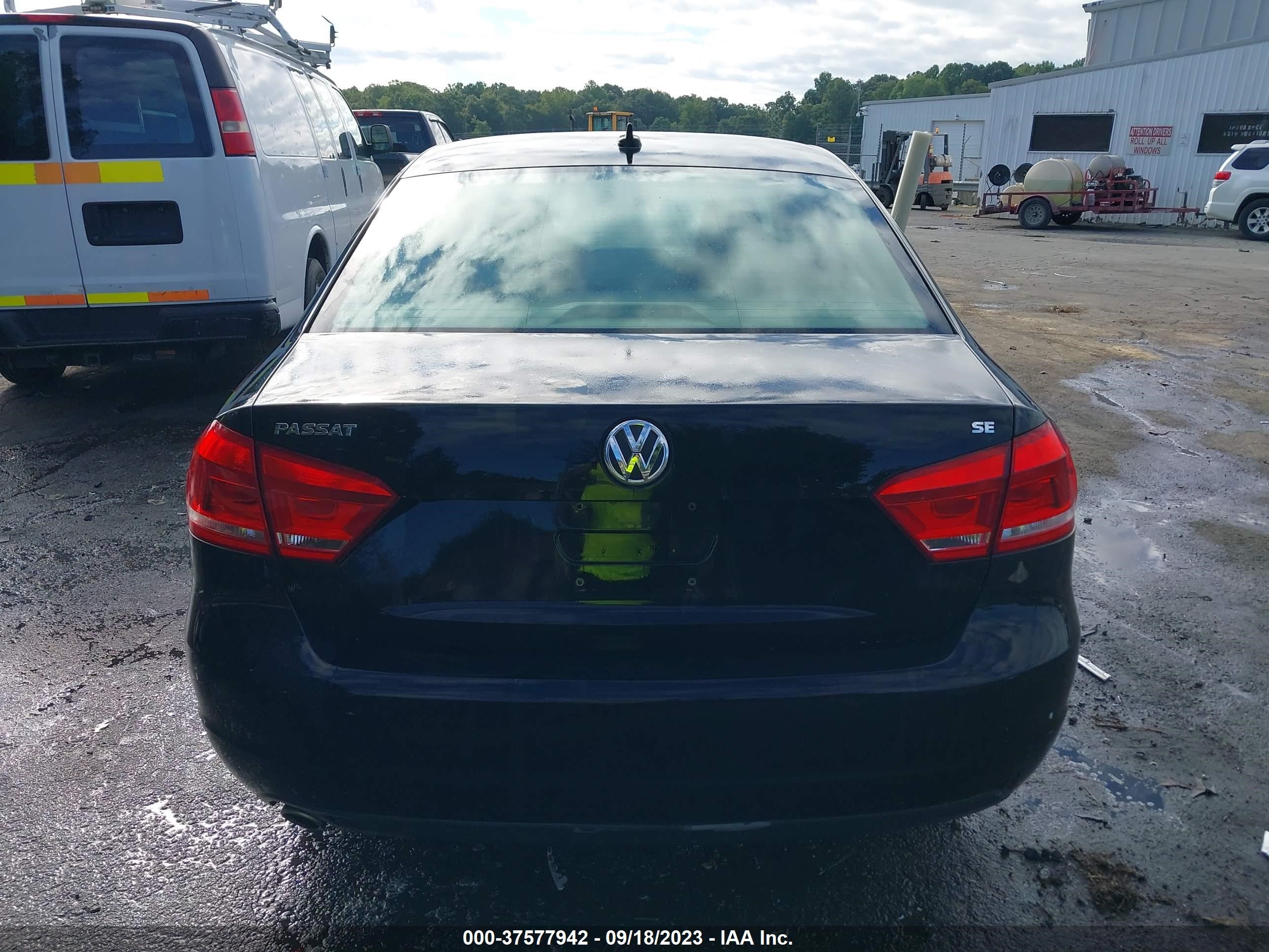 Photo 15 VIN: 1VWBH7A30DC028966 - VOLKSWAGEN PASSAT 