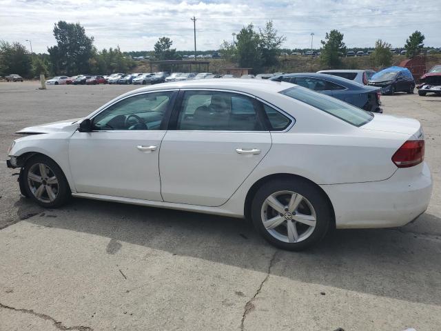 Photo 1 VIN: 1VWBH7A30DC052698 - VOLKSWAGEN PASSAT 