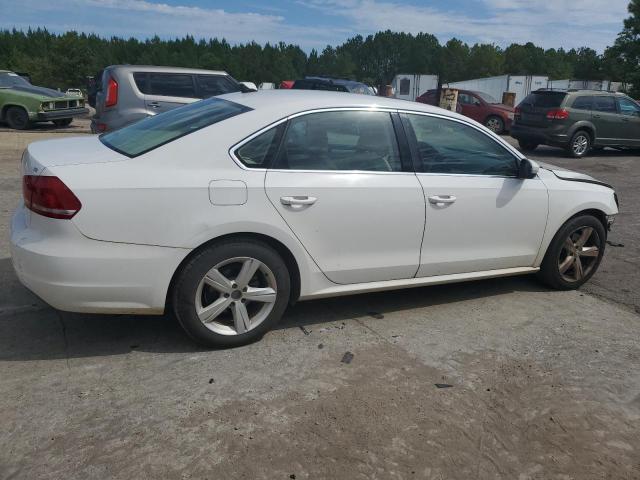 Photo 2 VIN: 1VWBH7A30DC052698 - VOLKSWAGEN PASSAT 