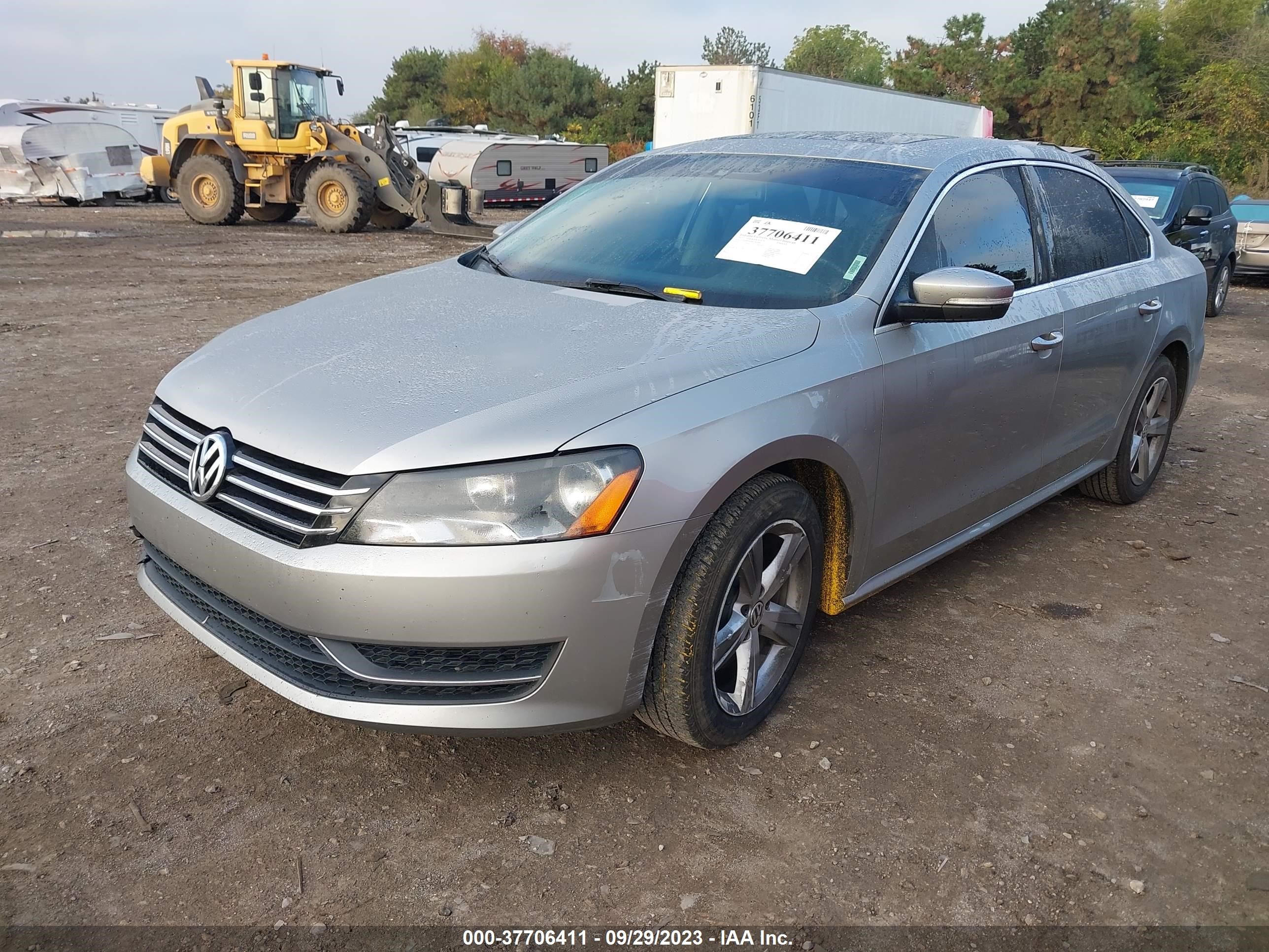 Photo 1 VIN: 1VWBH7A30DC083448 - VOLKSWAGEN PASSAT 