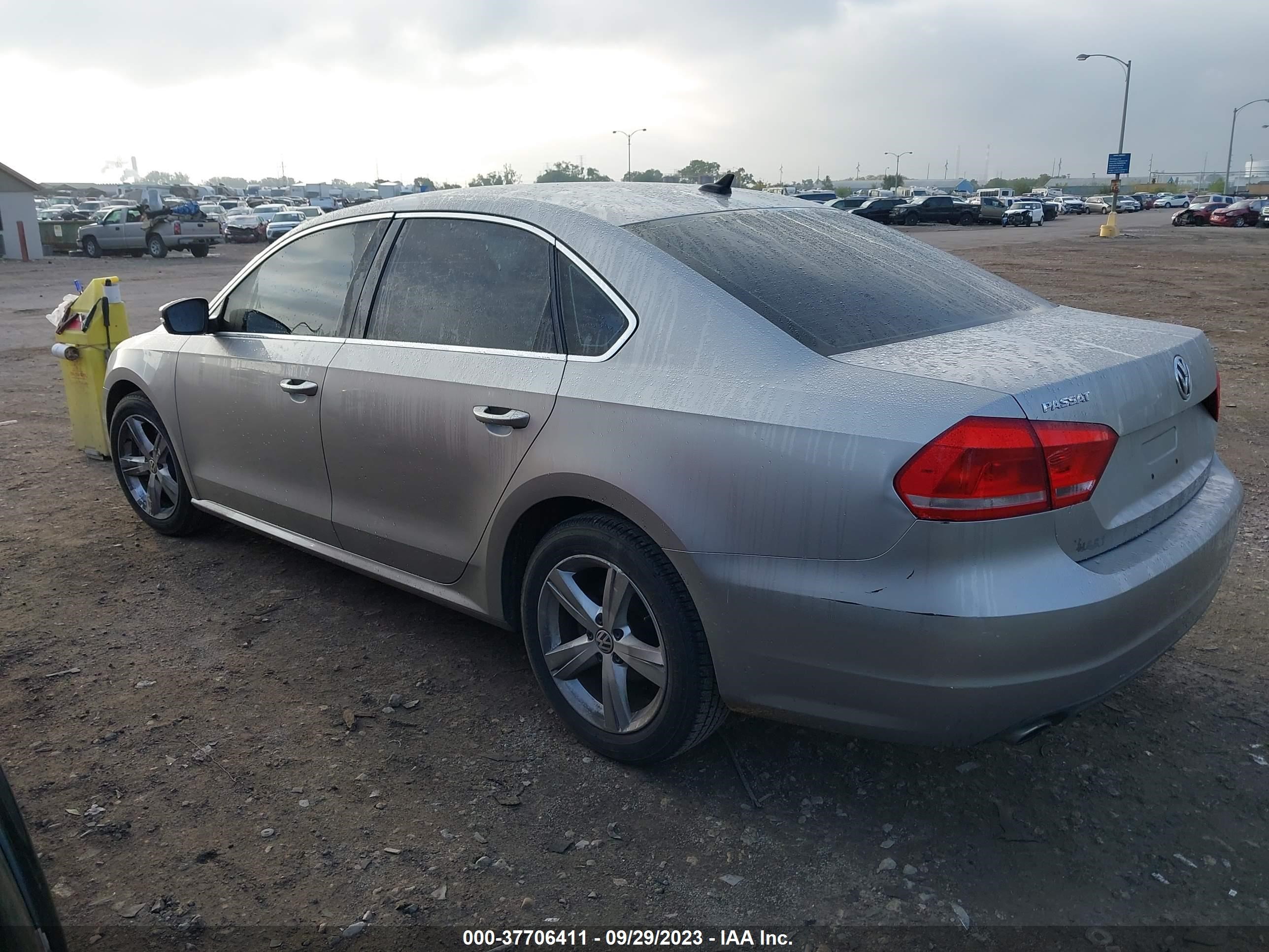 Photo 2 VIN: 1VWBH7A30DC083448 - VOLKSWAGEN PASSAT 