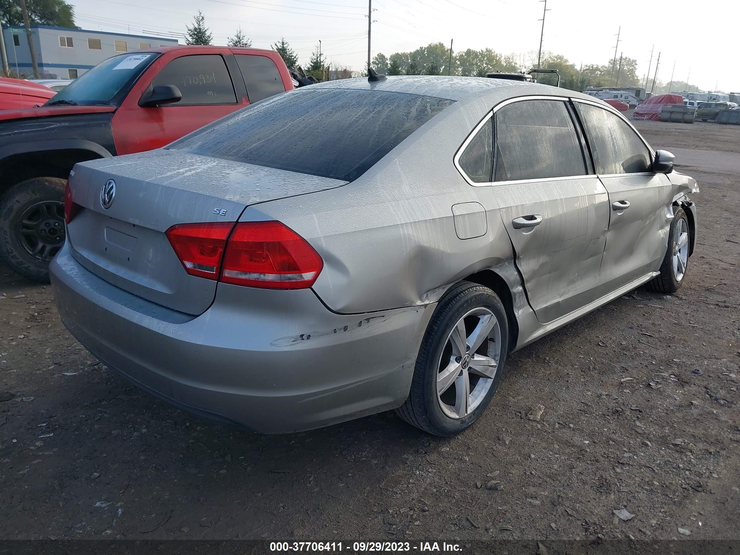 Photo 3 VIN: 1VWBH7A30DC083448 - VOLKSWAGEN PASSAT 