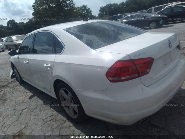 Photo 2 VIN: 1VWBH7A31CC026979 - VOLKSWAGEN PASSAT 