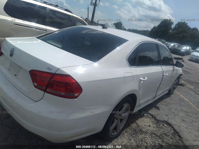 Photo 3 VIN: 1VWBH7A31CC026979 - VOLKSWAGEN PASSAT 