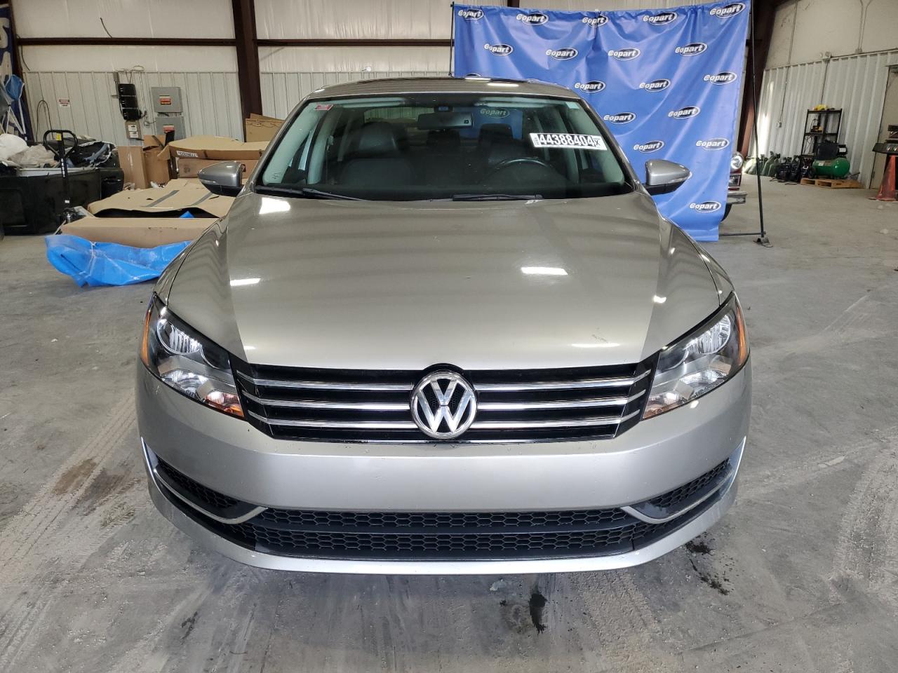 Photo 4 VIN: 1VWBH7A31CC036346 - VOLKSWAGEN PASSAT 